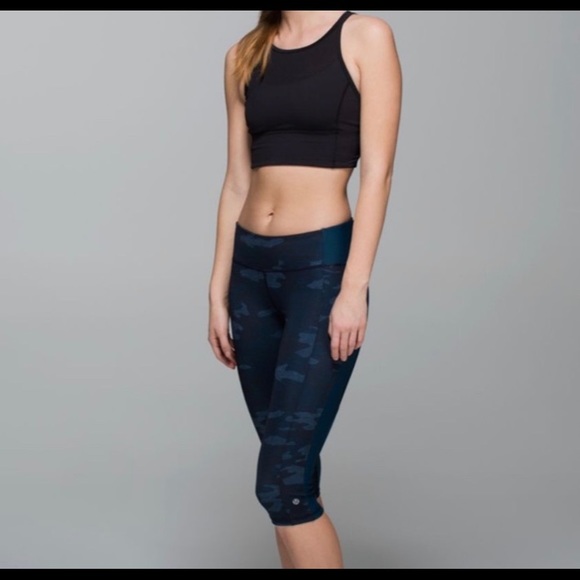 LULULEMON Clip In Crop, Sz 4, Navy Camo/Teal - Picture 3 of 9